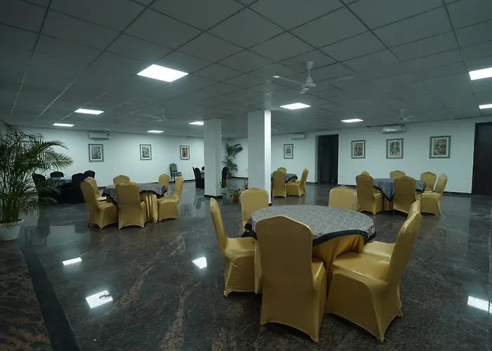 Posh Garden Inn Artemis Hospital Road Gurgaon